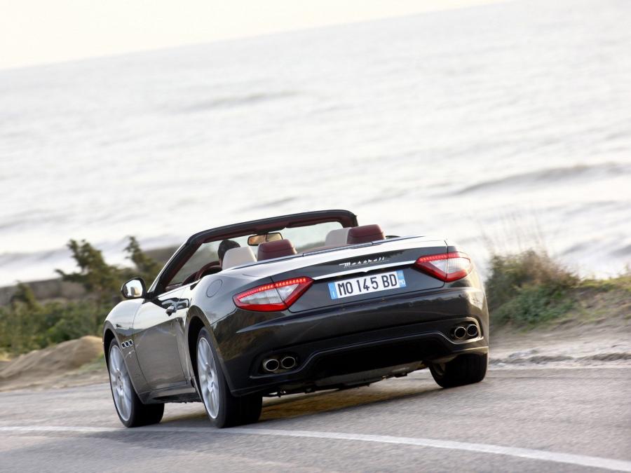  Maserati GranCabrio 2010 года  (фото 18 из 101)